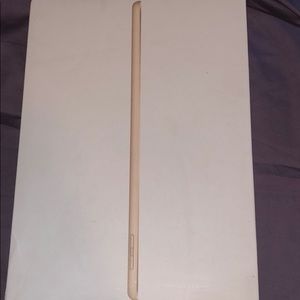 Im Selling an Ipad Pro With no cracks and charger